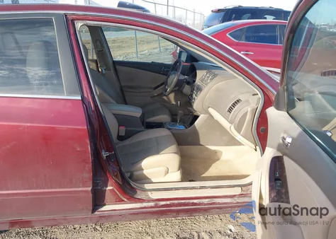 2010 Nissan Altima 2.5 S z USA, uszkodzony, nr VIN 1N4AL2AP9AC190535